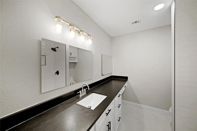 Building Photo - 2218 Winrock Blvd