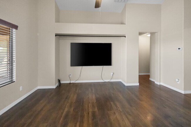 Building Photo - Buckeye Home
