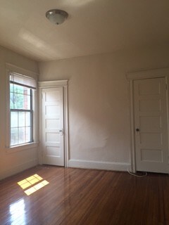 Building Photo - Affordable apartment in Dupont Circle