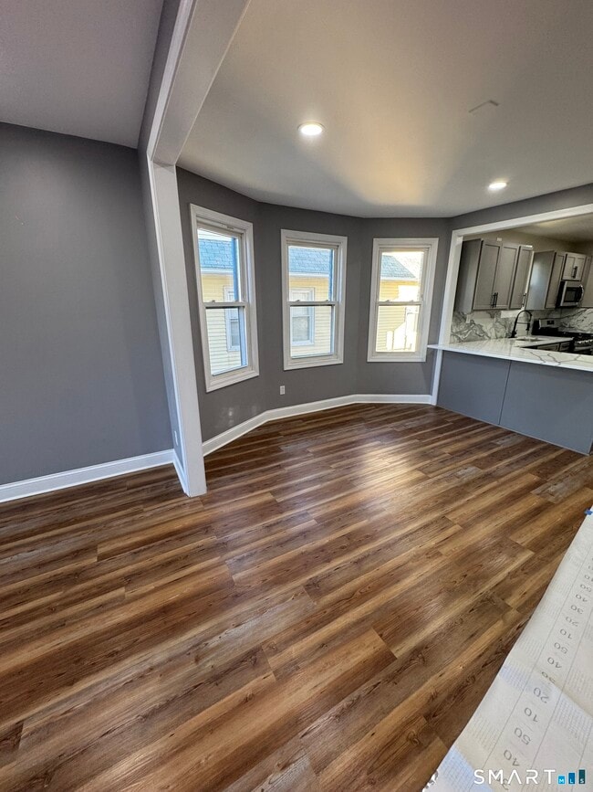 Building Photo - 399 Hawley Ave