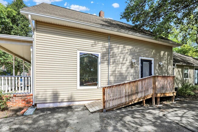 Building Photo - 6543 Ferguson St