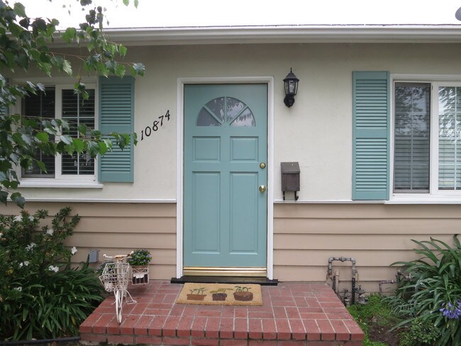 front property - 10878 National Blvd