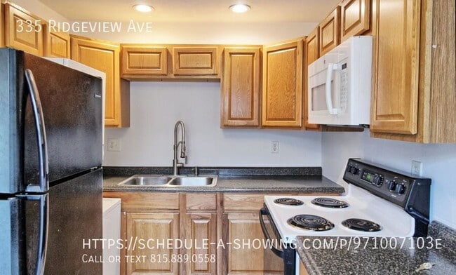 Building Photo - 335 Ridgeview Ave