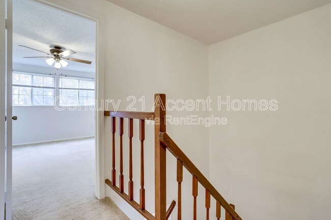 Building Photo - 5328 Larochelle Ct