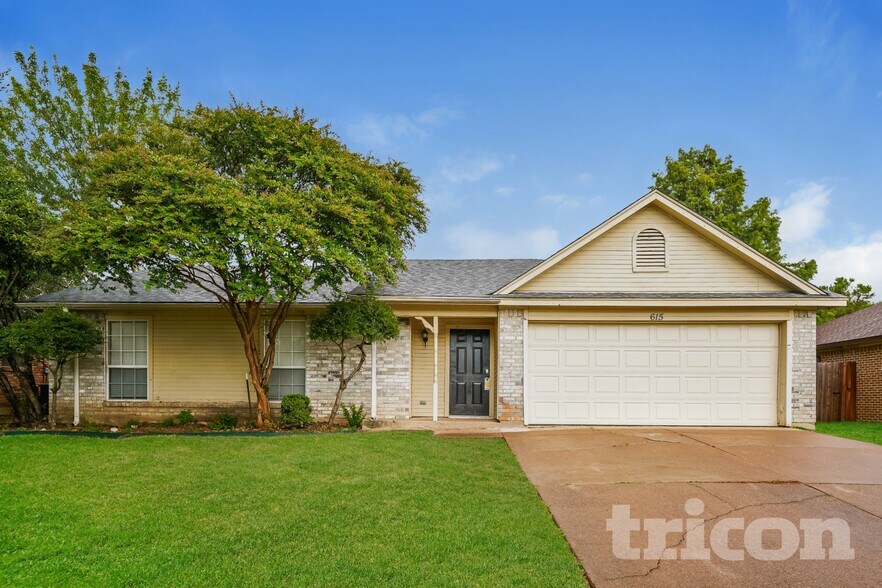 Primary Photo - 615 Sherman Dr