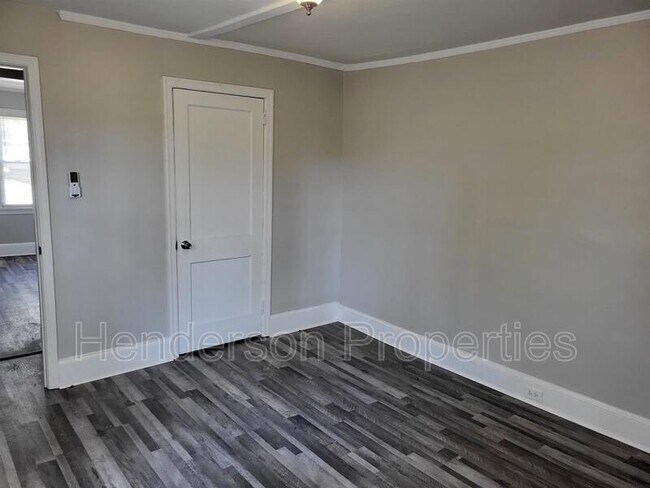 Building Photo - 154 Shurley St