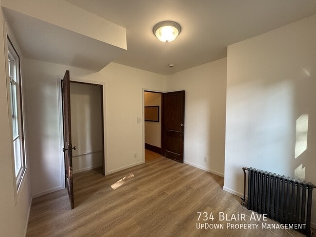 Building Photo - 734 Blair Ave