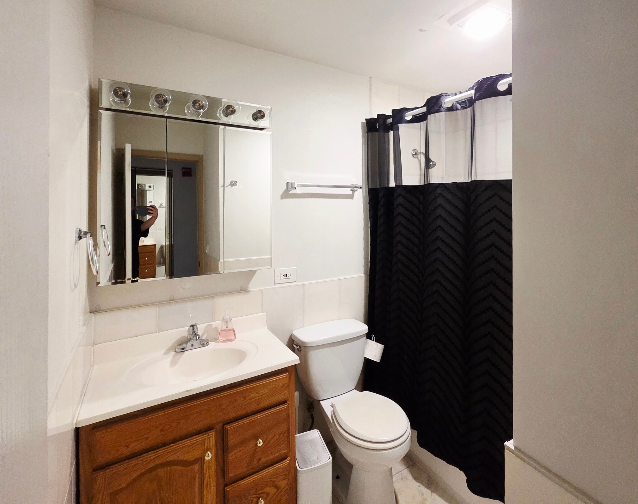 Building Photo - 2205 Arbor Cir
