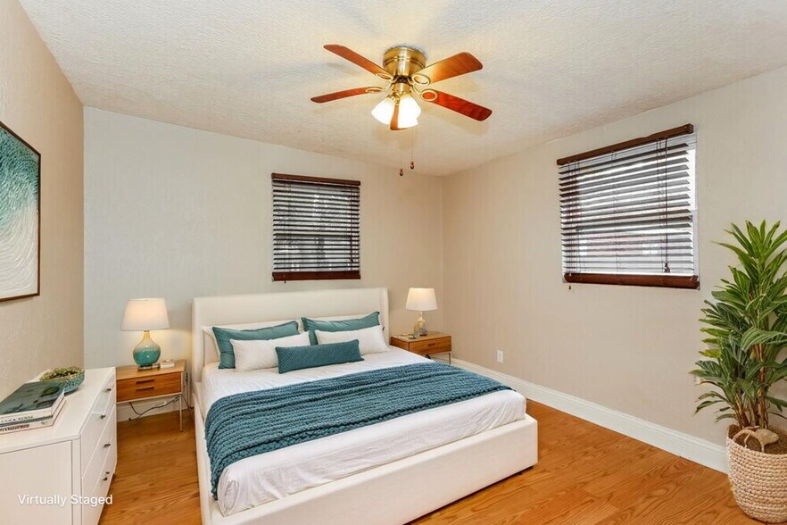 Building Photo - 1458 W 19th St