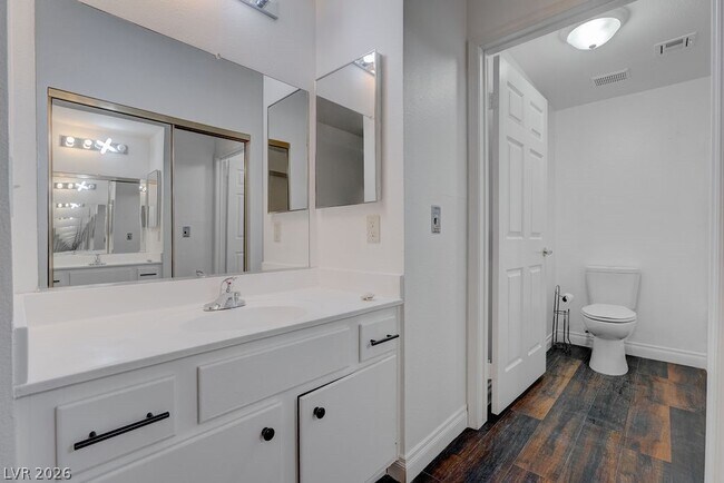 Building Photo - 231 W Horizon Ridge Pkwy