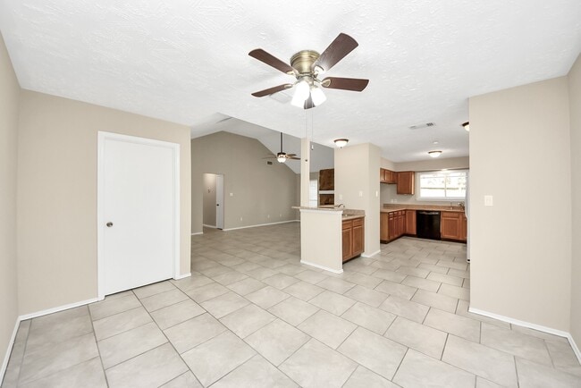 Building Photo - 14718 Windfern Forest Dr