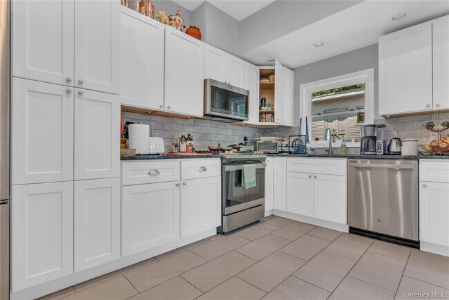 Building Photo - 120 Clinton Ave