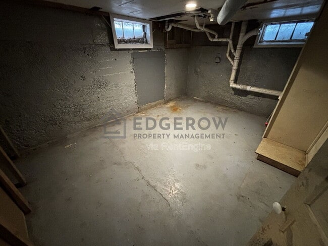 Building Photo - 5053 Grand River Dr NE