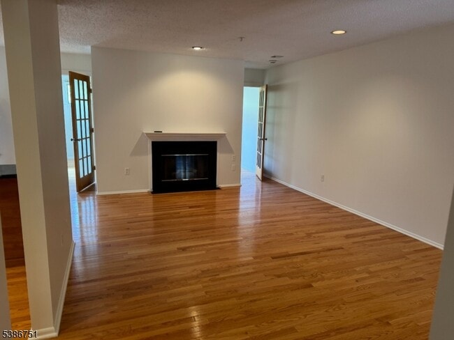 Building Photo - 16 Buchanon Ct