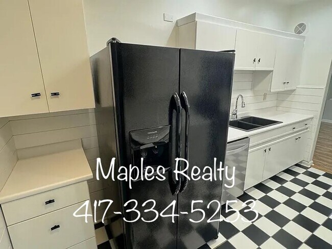 Building Photo - Two bed / Two bath condo in WOODLAND ESTAT...