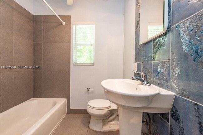 Building Photo - 330 NE 86th St