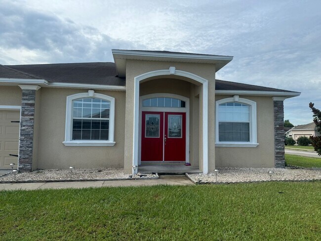 Primary Photo - Four bedroom two bath - BEAUTY!