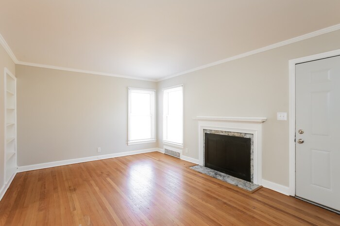 Building Photo - 5004 Glenside Dr