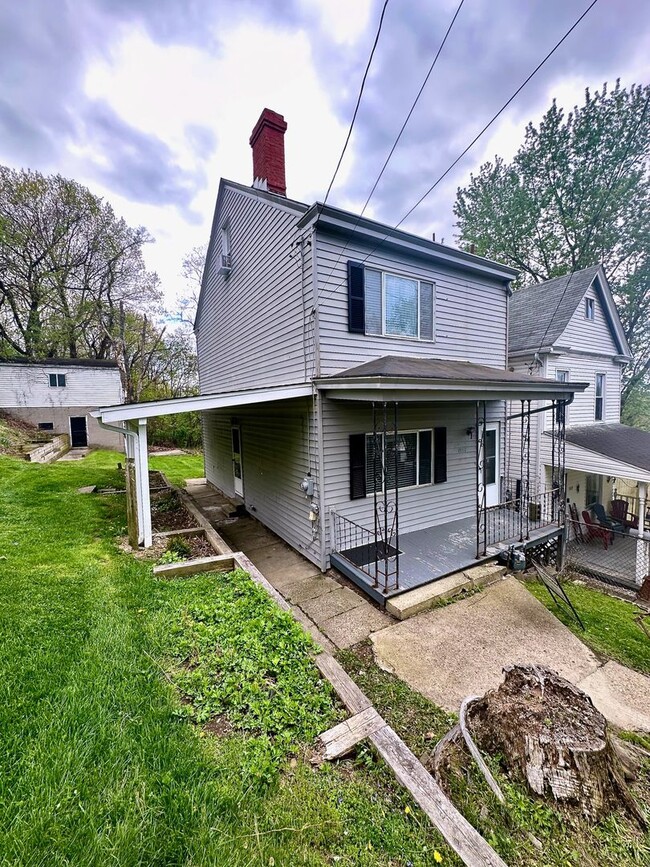 Building Photo - *** Renovated 3 Bedroom House * Mt. Washin...