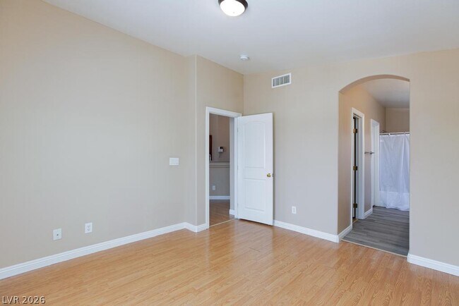 Building Photo - 8800 Horizon Wind Ave