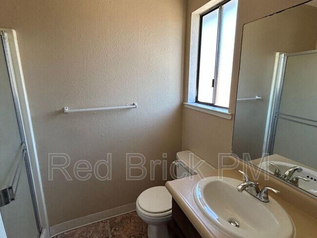 Building Photo - 3372 San Mateo Ct