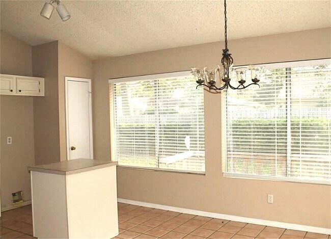 Building Photo - 2403 Chimneystone Cir