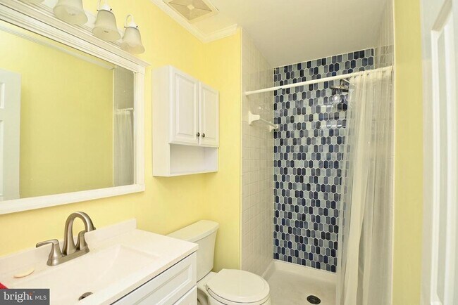 Building Photo - 10612 Anita Dr