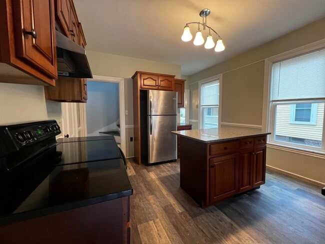 Building Photo - 26 6th St