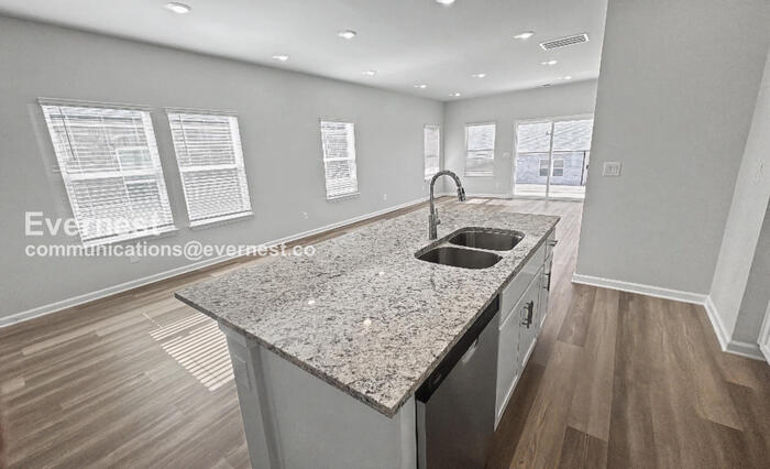 Building Photo - 8155 Huspa Ave