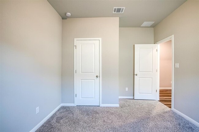 Building Photo - 1601 Longhorn Ranch Dr