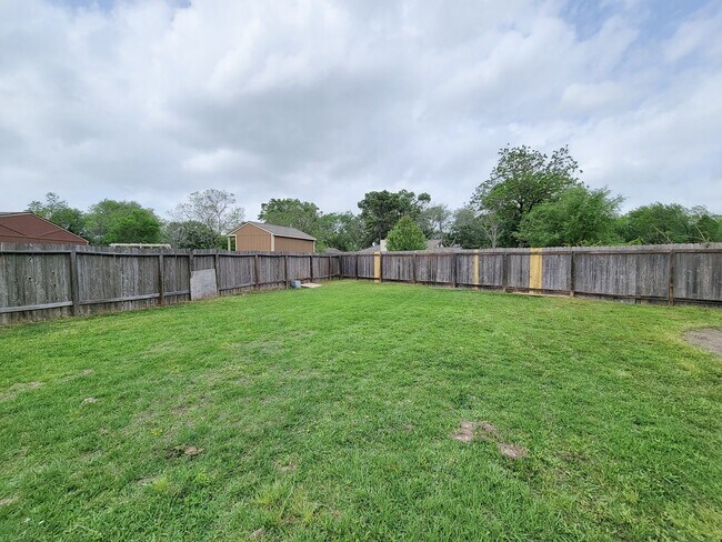Building Photo - 15814 Murrelet Ct