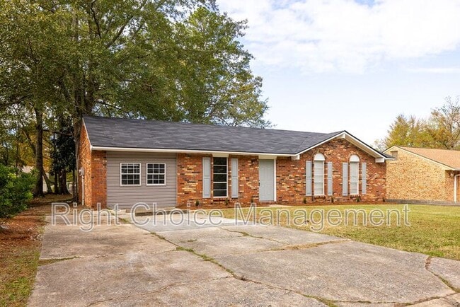 Building Photo - 2855 Viking Dr