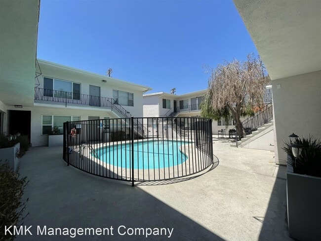 Building Photo - 1 br, 1 bath Apartment - 1617-21 S. Westga...