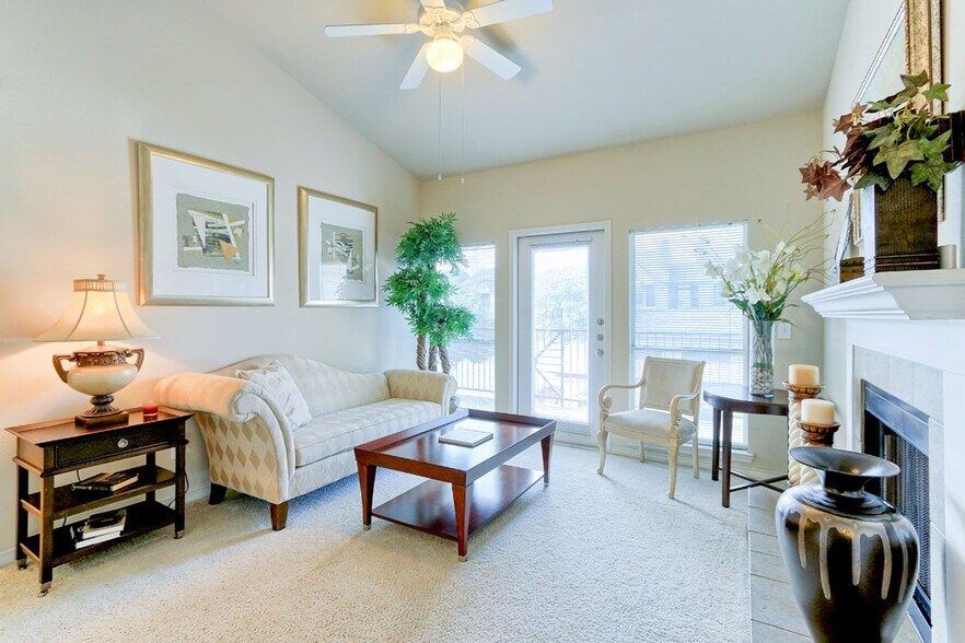 Building Photo - 12007 N Lamar Blvd