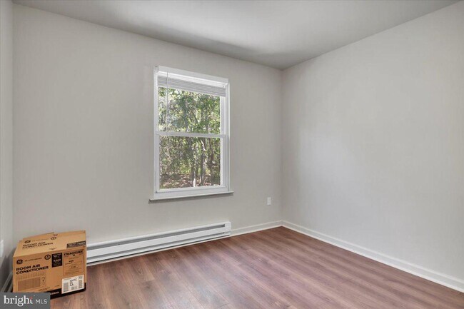 Building Photo - 11 Thistleton Rd