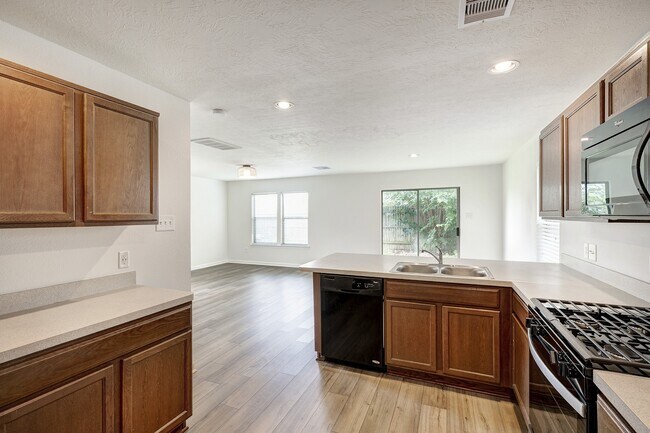 Building Photo - 19030 Bee Line Ct
