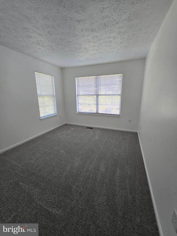 Building Photo - 6062 Red Squirrel Pl