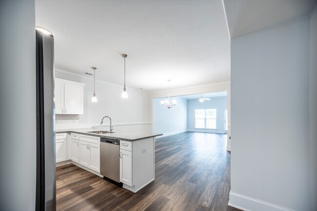 Building Photo - 7172 Paisley Cir