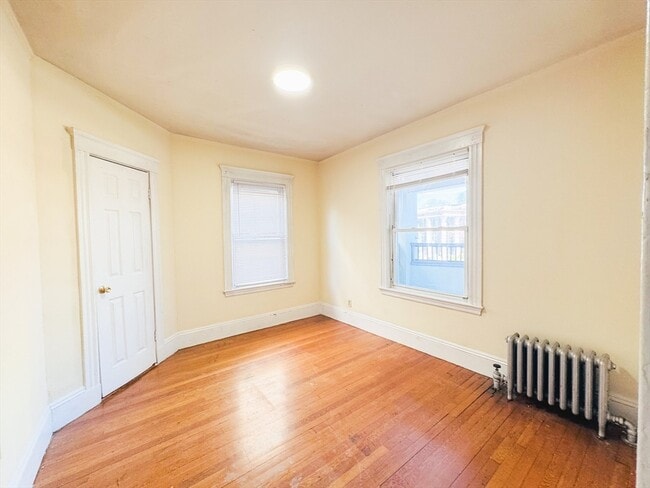 Building Photo - 513 Washington St