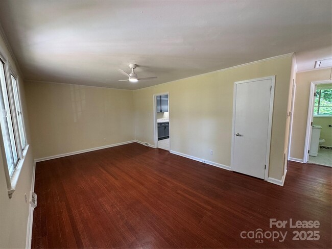 Building Photo - 3122 Marlborough Rd