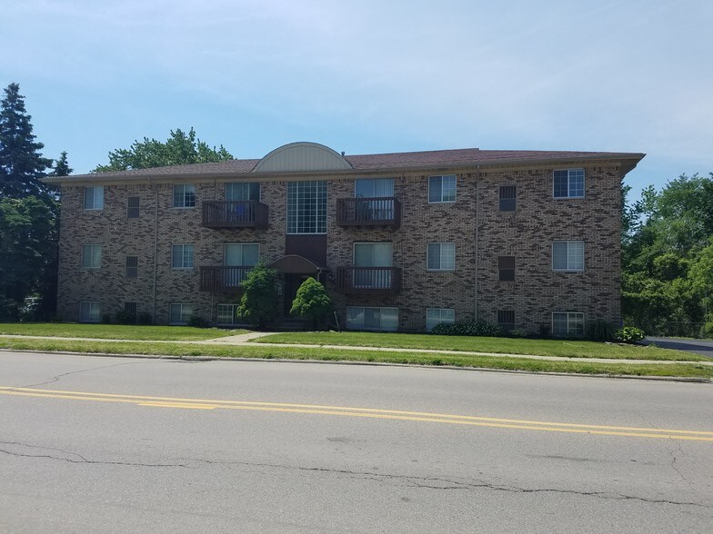 Building Photo - 22137 Huron River Dr