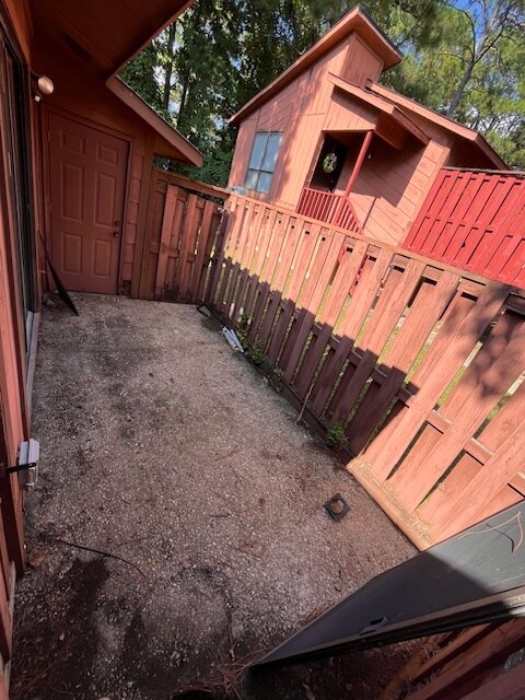 Building Photo - 3576 Torbay Dr