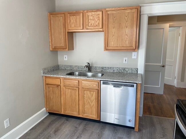 Building Photo - 1010 Fontaine Rd