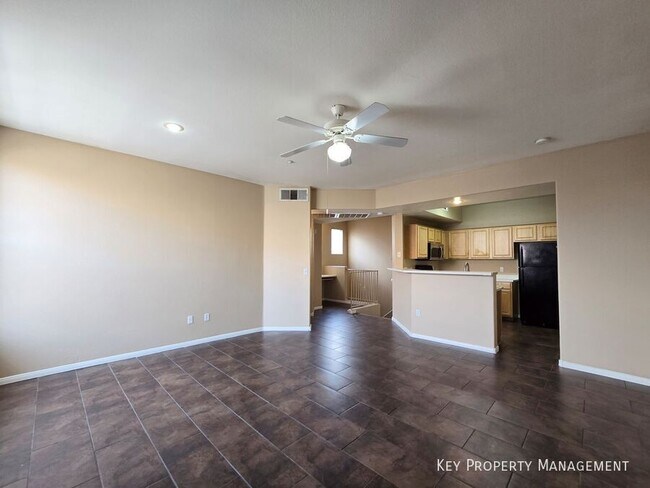 Building Photo - 5855 Valley Dr