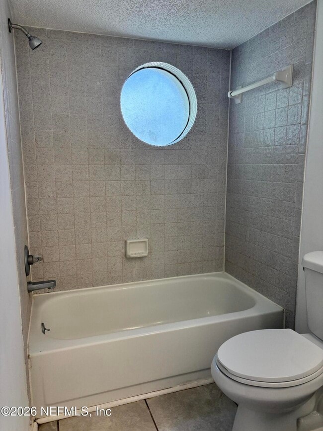 Building Photo - 221 6th St S