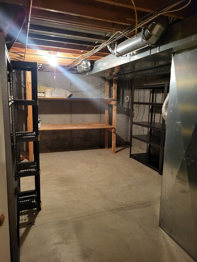 Storage - 16939 Hickory Forest Ln