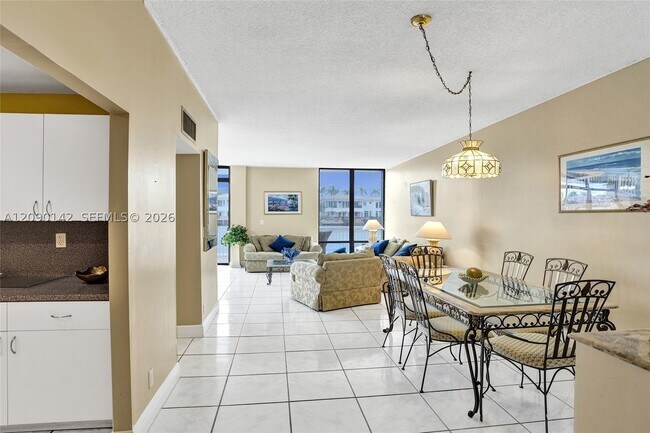 Building Photo - 1600 S Ocean Dr