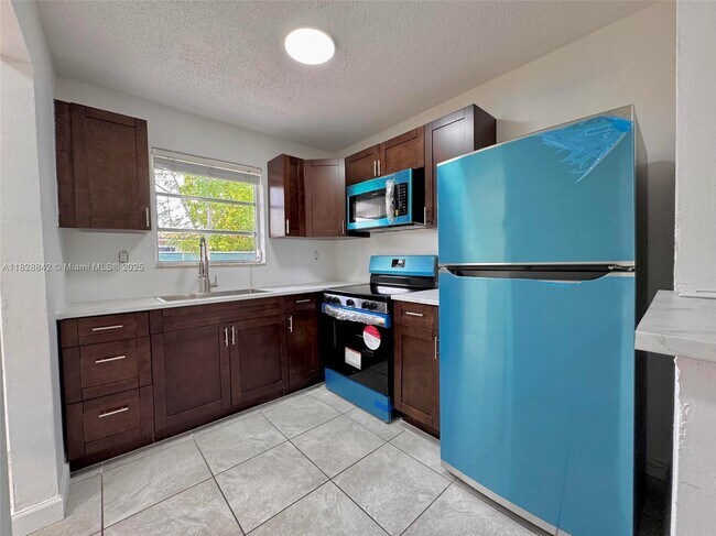 Building Photo - 3630 SW 87th Ave
