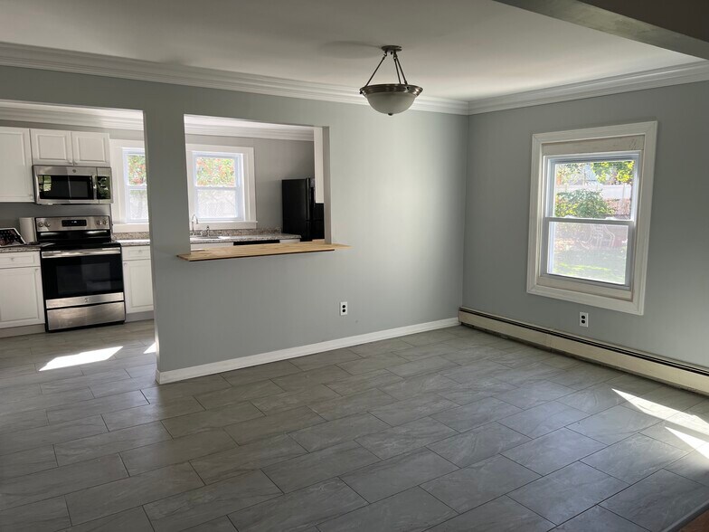 Building Photo - 81 Heilman Ave