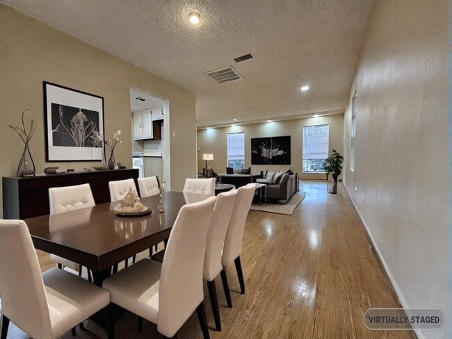 Building Photo - 8622 Quail Burg Ln